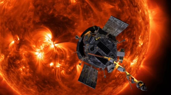 NASA-гийн станц анх удаа нарны титэм дундуур нисэв