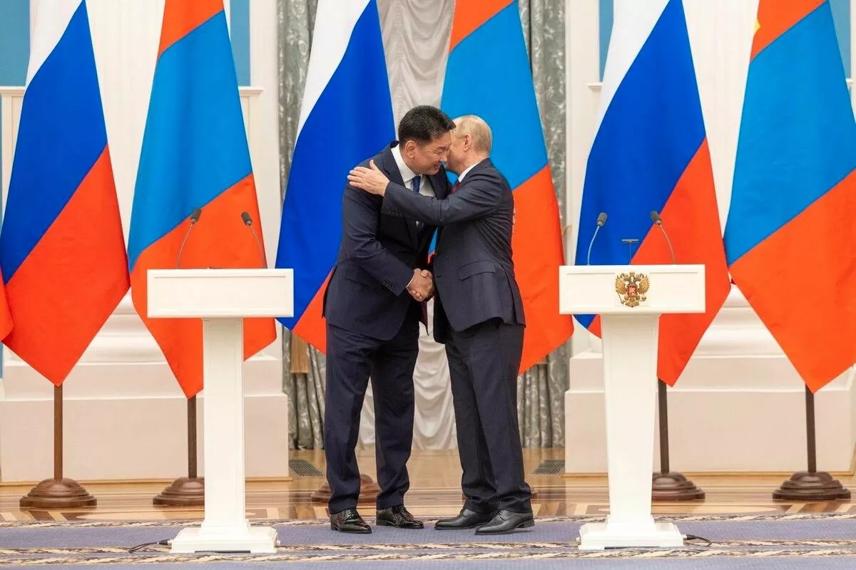 У.Хүрэлсүх: Хил дамнасан авто болон төмөр зам, эрчим хүчний шинэ коридор бий болгоход хамтран ажиллахаар тохиролцлоо