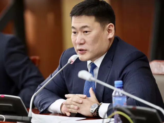 Өмнөговь аймгийн Засаг дарга, ИХТ тэргүүтэй нөхөд том төслөөс ашиг хонжоо олох гэсэн зүйл гаргавал хатуу тэмцэх болно