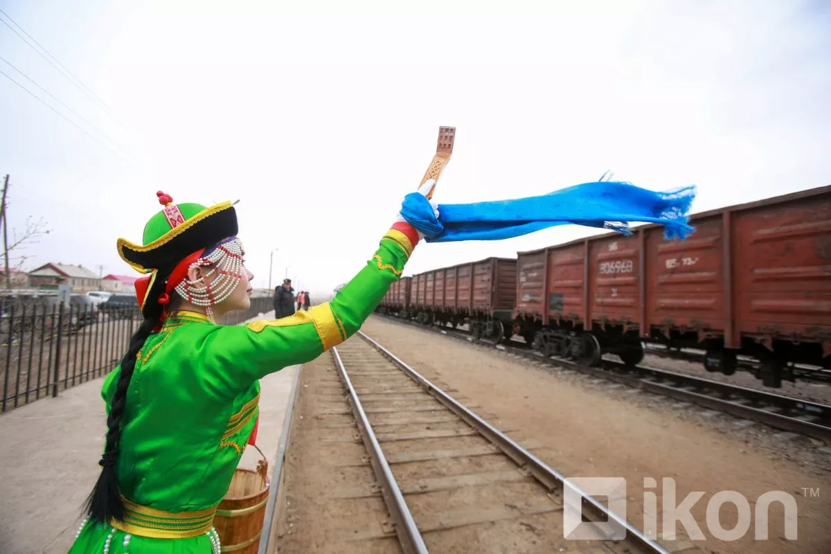 Төрийн Эрдэнэс Тавантолгойн хямд нүүрсний бизнесээс Хятадын тэрбумтан төржээ
