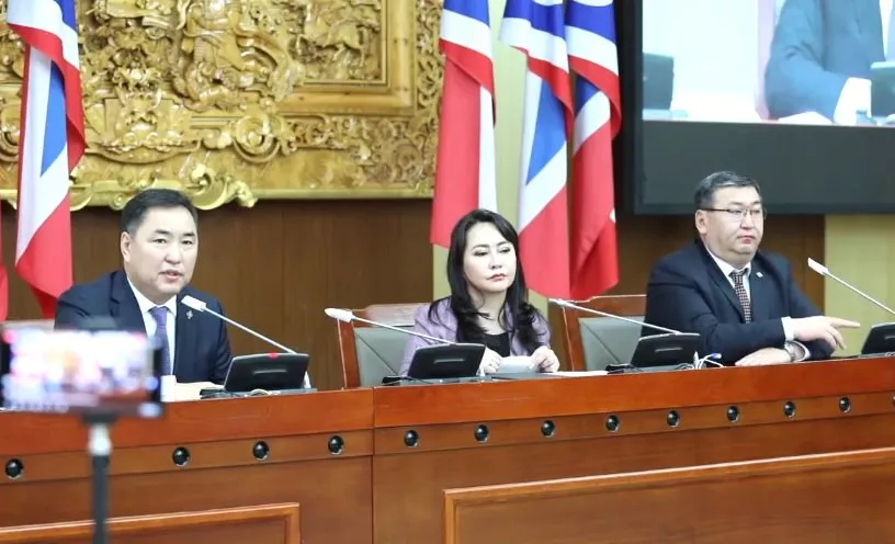 Тэтгэврийн доод хэмжээг нэмэгдүүлэх, тэтгэврийн зөрүүг арилгах хуулийн төслийг нэр бүхий гишүүд санаачиллаа