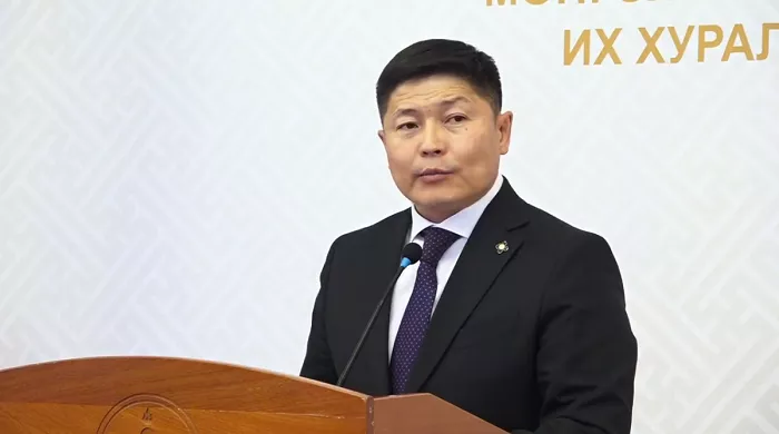Улсын ерөнхий прокурор болон түүний орлогчоор хэнийг ч томилж болдог болох хуулийн төслийг буцаан татна гэв