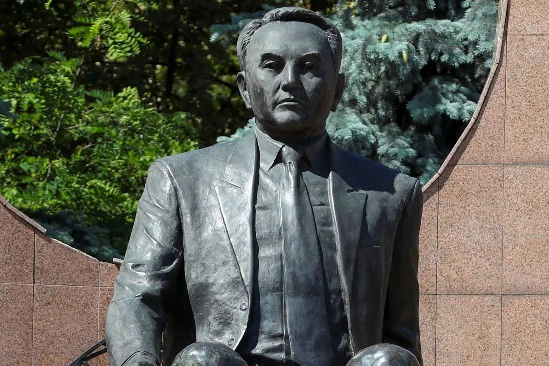 Казахстанчууд Назарбаевын эрин үед цэг тавих үндсэн хуулийн шинэчлэлийг дэмжлээ