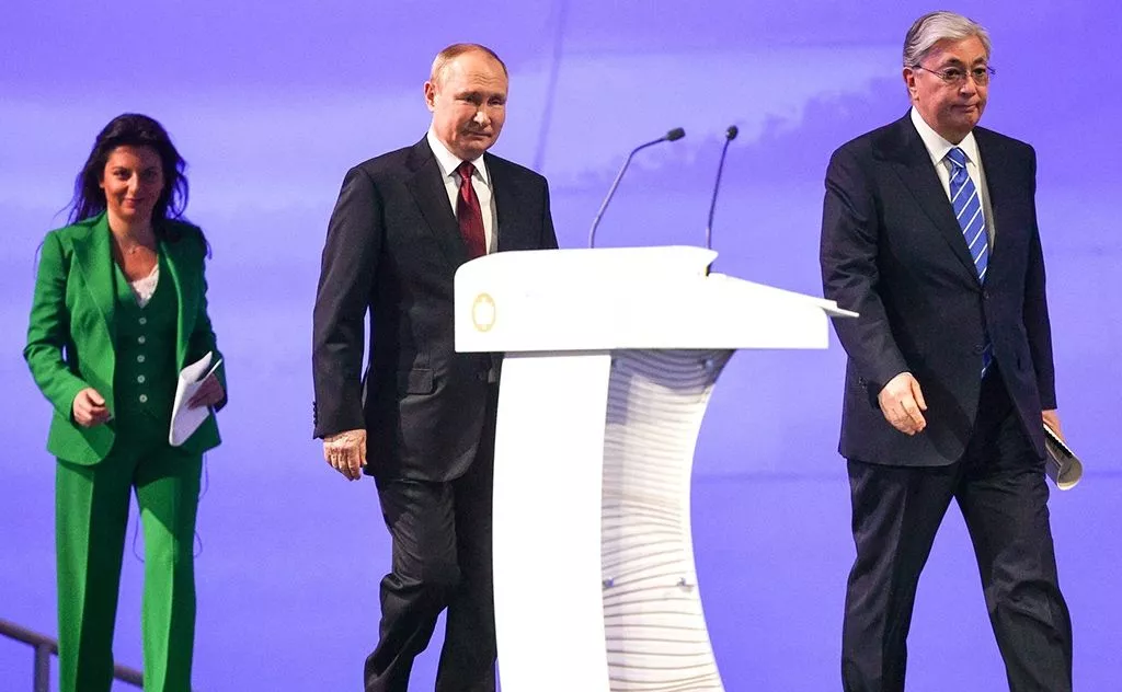Казахстаны ерөнхийлөгчийн нэрийг Путин “тогтоодоггүй“