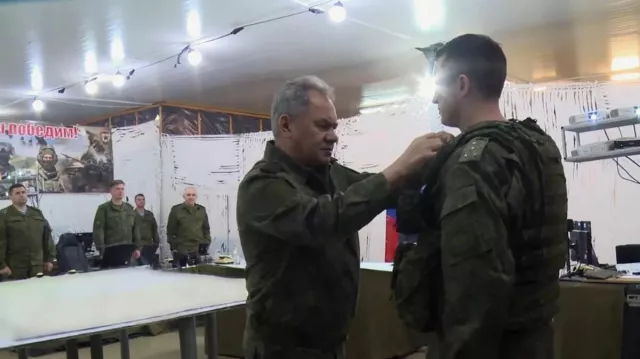 ОХУ-ын батлан хамгаалахын сайд дайн эхэлснээс хойш анх удаа Украинд хүрэлцэн очжээ