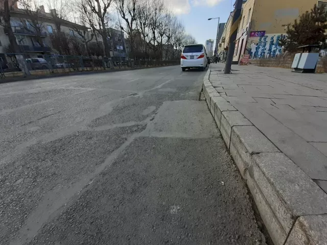 МАРШРУТ: Гэсэр сүмээс Хүнсний 1 дүгээр дэлгүүр хүртэлх замыг өнөө шөнө 00:00 цагаас долдугаар сарын 4-ний 05:00 цаг хүртэл хааж, хучилт хийнэ