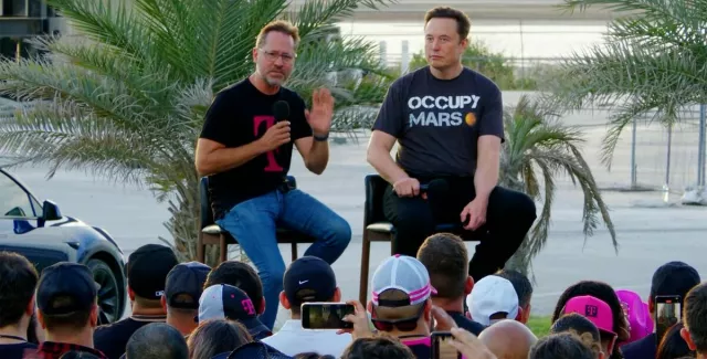 Ирэх оноос T-Mobile компанийн хэрэглэгчид Starlink сүлжээг ашиглан гар утсаа хиймэл дагуултай холбодог болно