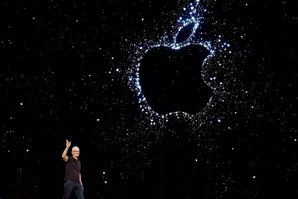 SIM картгүй, хиймэл дагуултай холбогддог iPhone 14 загварыг танилцууллаа