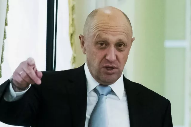 Вагнер Группийн эзэн Оросын шоронгийн хоригдлуудыг цэрэгт элсүүлж буйг харуулсан дүрс бичлэг таржээ
