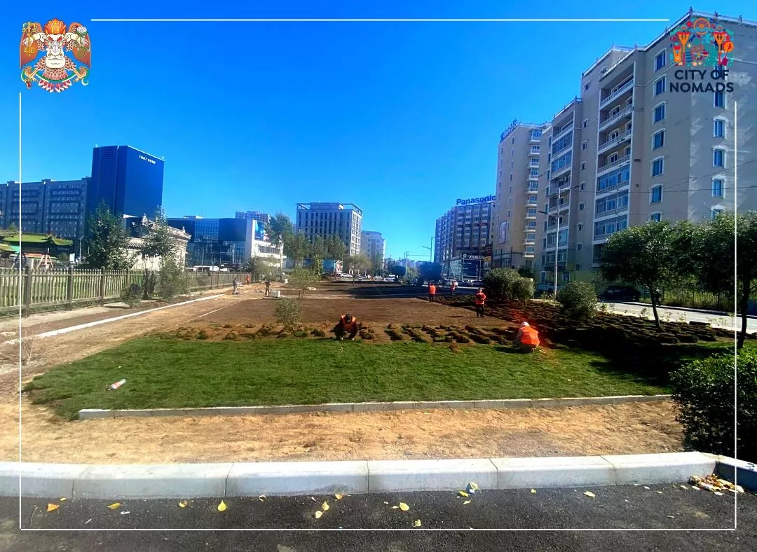 Богд хааны ордон музейн урдах 1.3 га талбайг хуулдаг зүлэг, гэрэлтүүлэг зэрэгтэй болгон тохижуулж байна