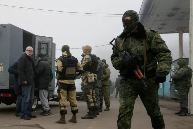 Оросын эрх баригчид Украины талд байлдаж байгаад олзлогдсон гадаадын 10 иргэнийг суллажээ