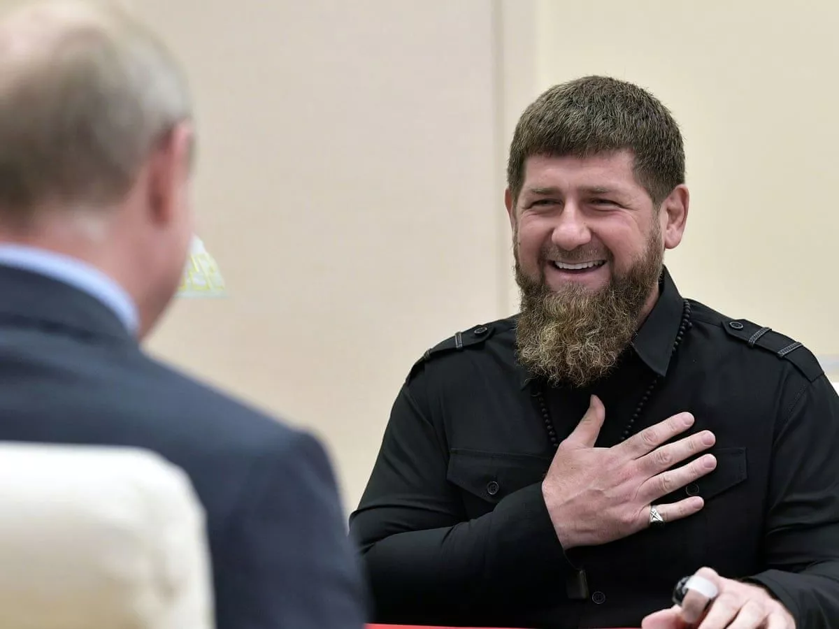 Азовын батальоны дайчдыг сулласанд “маш их сэтгэл дундуур” байгаагаа Кадыров илэрхийлжээ