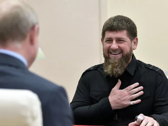 Азовын батальоны дайчдыг сулласанд “маш их сэтгэл дундуур” байгаагаа Кадыров илэрхийлжээ