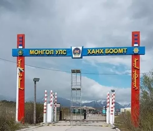 Ханх боомтоор өнгөрсөн баасан гаригт 80 машин Оросууд орж ирсэн гэв