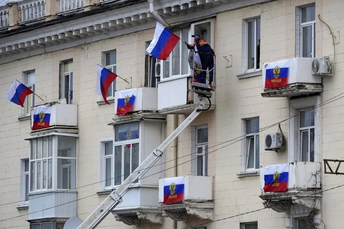 Украины эзлэгдсэн нутгуудын иргэд ОХУ-ын бүрэлдэхүүнд нэгдэх санал өгснийг мэдээллээ