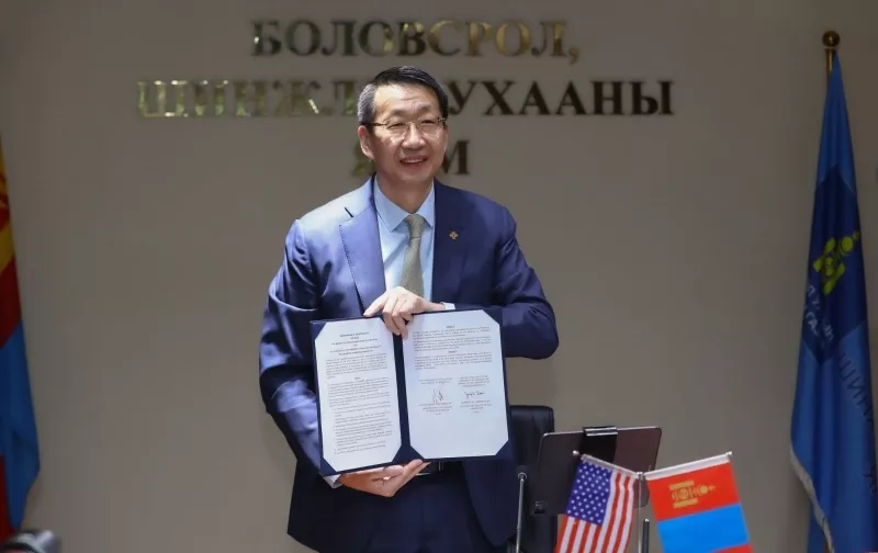 БШУ-ны Сайд Л.Энх-амгаланг худал мэдээллээр хангаж будилаантай шийдвэр гаргуулдаг яамныхны бульхай...