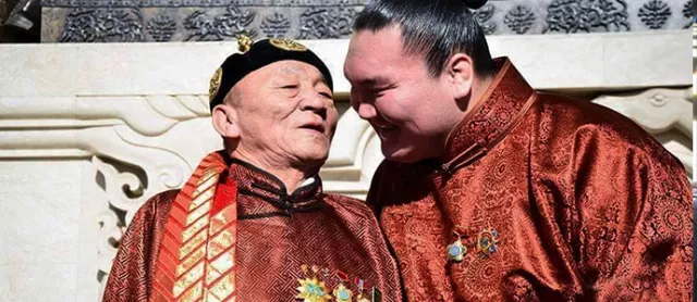 Хакухо аавынхаа алдрыг мөнхжүүлэх хөшөөг Үндэсний соёл амралтын хүрээлэнд байгуулахыг хүслээ