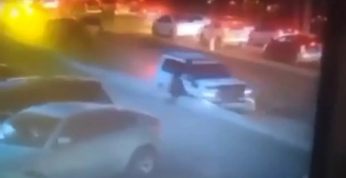 29 настай эмэгтэй найз залуугаа согтуугаар автомашин жолоодуулахгүйн тулд түүний төрсөн ахынх нь машиныг унаж осол гаргажээ