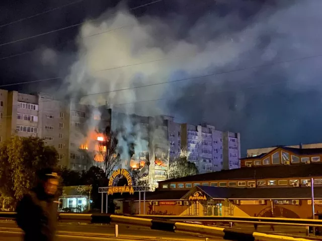 Оросын армийн сөнөөгч онгоц орон сууцны барилга мөргөсний улмаас 6 хүн амь үрэгдэв