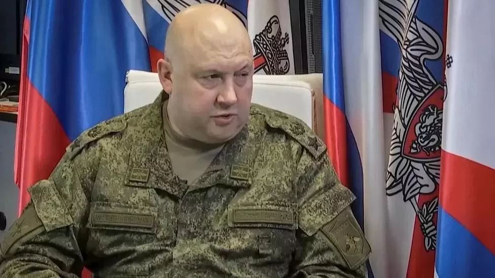 Херсонд нөхцөл байдал хүнд байгааг Оросын командлагч хүлээн зөвшөөрөв