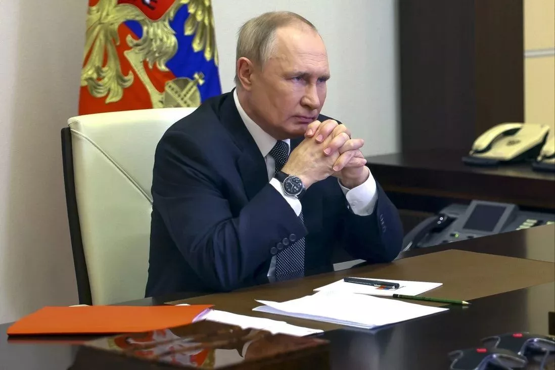 ОХУ-д нэгтгэгдсэн Украины дөрвөн бүс нутагт Путин дайны цагийн дэглэм тогтоов