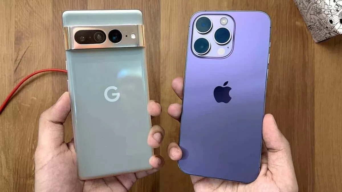 Google гар утасны твиттер хуудас Apple-ийг шүүмжлэхдээ iPhone хэрэглээд баригдав
