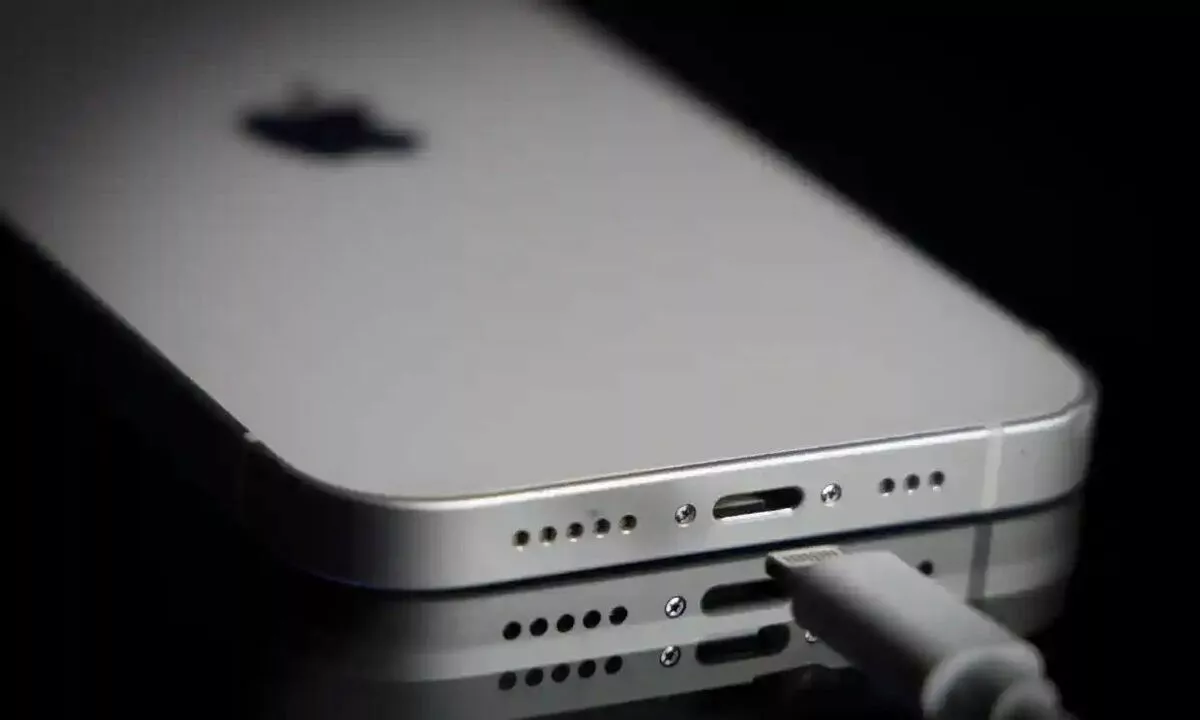 iPhone-ийг USB-C залгууртай болгох Европын Холбооны шаардлагыг Apple компани хүлээж авчээ