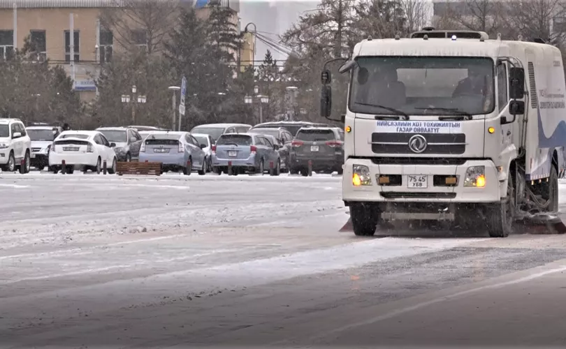Халтиргаа, гулгаанаас сэргийлж 87 тонн бодис 42 тонн давс цацжээ