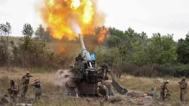Цэргүүд нь Херсон хотоос ухрах гэж байгааг Оросын албаны эх сурвалж ярьжээ