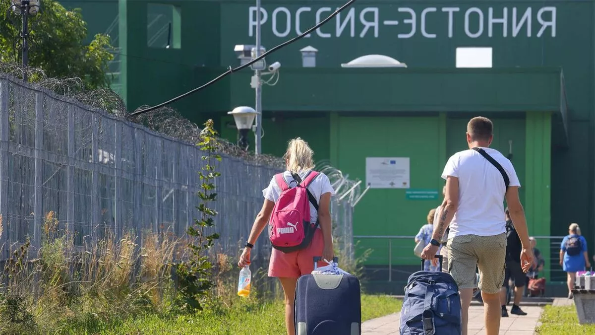ОХУ-ыг зорих гадаадын жуулчдын тоо энэ онд огцом буурчээ
