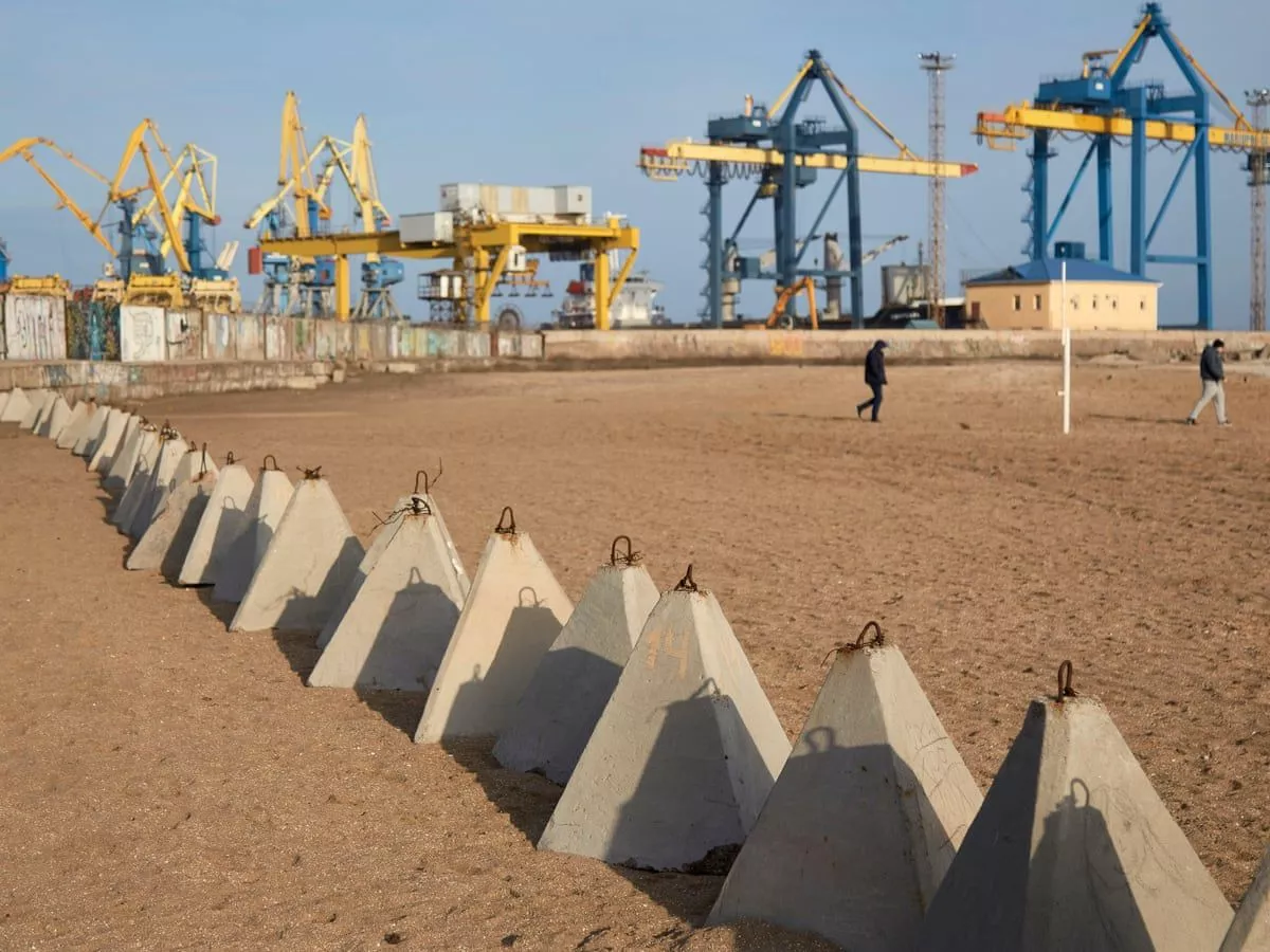 Украины армийн довтолгоог удаашруулах зорилгоор Оросын тал “лууны шүд” үйлдвэрлэж эхэлсэн тухай мэдээлжээ