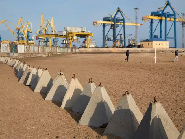 Украины армийн довтолгоог удаашруулах зорилгоор Оросын тал “лууны шүд” үйлдвэрлэж эхэлсэн тухай мэдээлжээ
