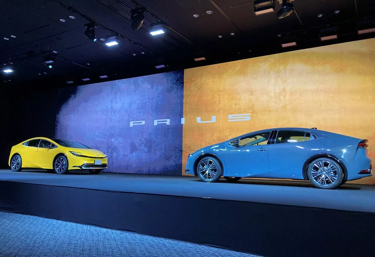 Тоёота компани Prius-ийн шинэ загвараа танилцууллаа