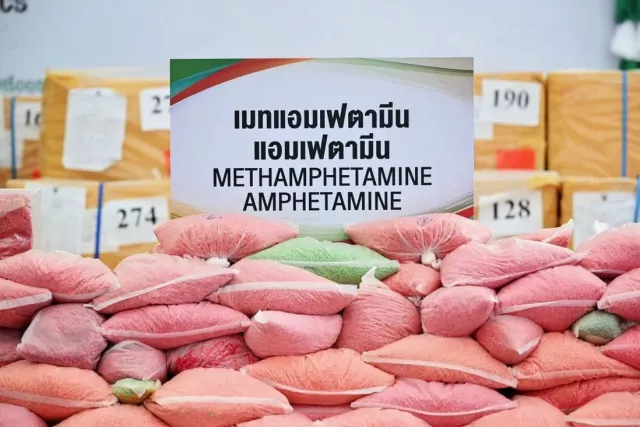 Бүх лам нар нь мансууруулах бодисын шинжилгээнд бүдэрснээс Тайландын нэг сүм эзгүйрчээ