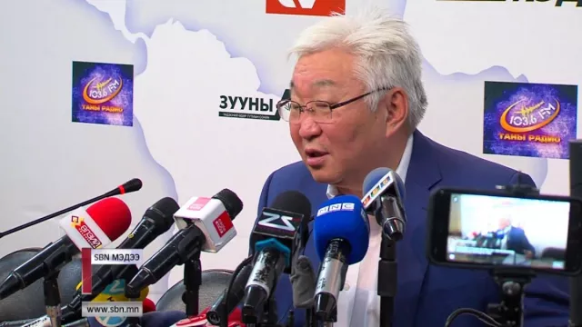 Судлаач Д.Ганхуяг: Сумаа гамна, Үүлээ !