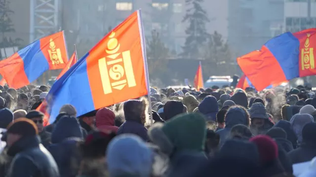 Жагсаалд оролцсон гадаадын иргэнд сануулга өгчээ