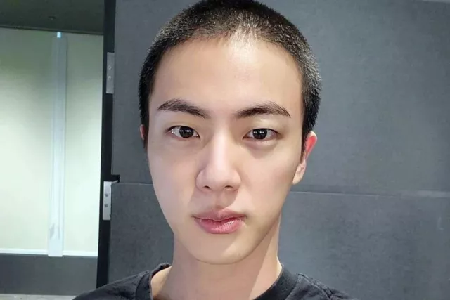 BTS хамтлагийн эхний гишүүн өнөөдөр Өмнөд Солонгосын армид алба хааж эхэлжээ