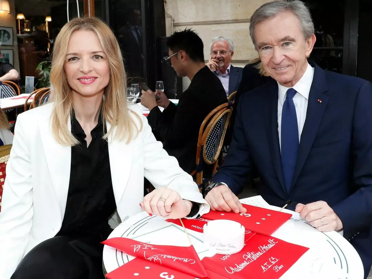 Дэлхийн хамгийн баян эрхэм төрсөн охиноо Dior компанийн гүйцэтгэх захирлаар томилов