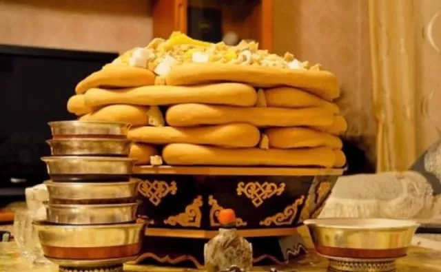 Цагаан сараар гурав хоног амарна