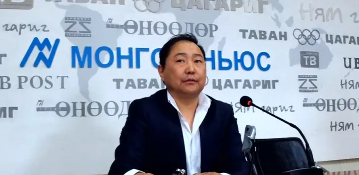3 тэрбумын авилга өгөхгүй гэснээс хойш л Богдхан уулын ДЦГ-ын Хамгаалалтын захиргааны дарга Ц.Дуламсүрэн байшинг нураана гээд эхэлсэн