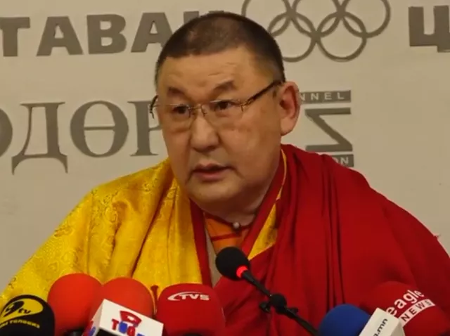 З.Санждорж: Та бид Богдоо танихгүй, будилж яваа юм биш биз