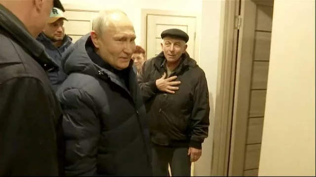 ОХУ-ын ерөнхийлөгч анх удаагаа Мариуполь хотод зочлов