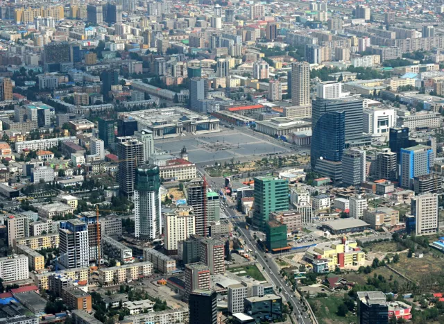 Д.Сумъяабазар: Стандартын шаардлага хангахгүй байгаа 116 барилгыг нураана