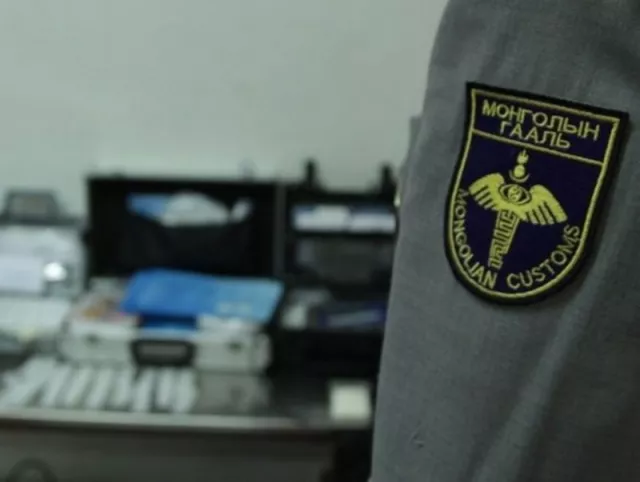 Улсын хилээр адууны хатаасан өлөн, говийн чулуу нэвтрүүлэхийг завджээ