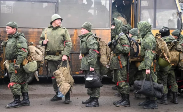 Орос 400 мянган “сайн дурынхан“ элсүүлэхээр бэлтгэж байна