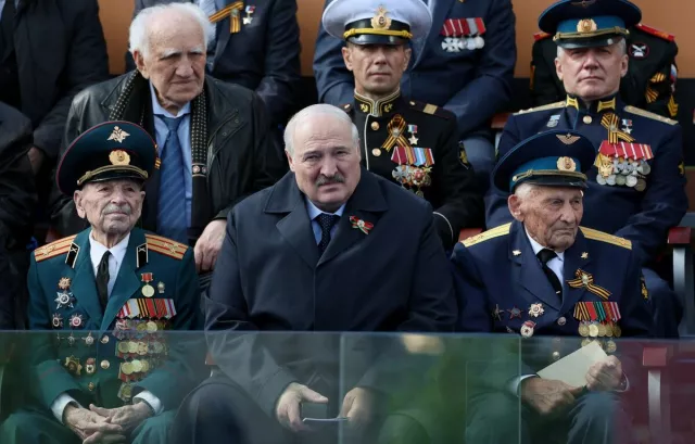 Беларусийн ерөнхийлөгч чухал арга хэмжээнд оролцоогүй нь түүний эрүүл мэндтэй холбоотой дуулианыг эрчимжүүллээ