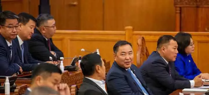 Өчнөөн жил хүсчихээд яг хийе гэхээр яагаад гэдийгээд байгаа юм бол АН