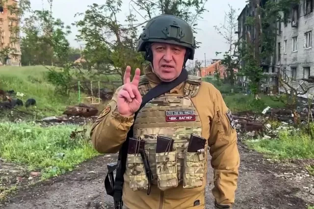 Бахмутыг Оросын армид шилжүүлж эхэлснээ Вагнерын тэргүүн мэдээлжээ