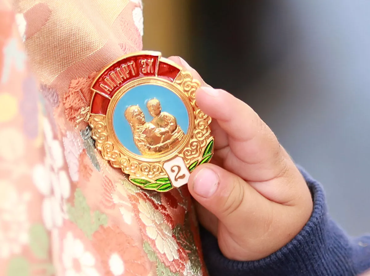 ​Одонтой ч, одонгүй ч ээжүүддээ баярлалаа