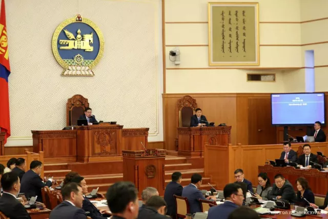 Өргөн барьсан хоёр төслийг нэгтгэж, Сонгуулийн хуулиа батална
